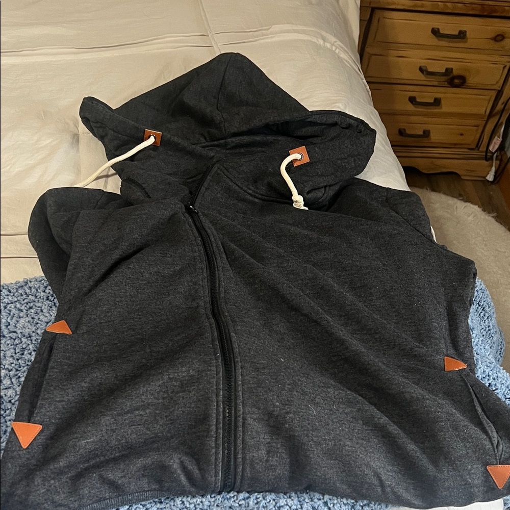 Cupshe Charcoal Hoodie with Tan Details